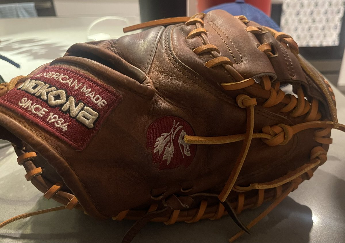 Sent my <a href="/NokonaBaseball/">Nokona</a> catchers mitt back for a warranty repair, I’m pretty sure the repair man reshaped it……but I do not mind it one bit.