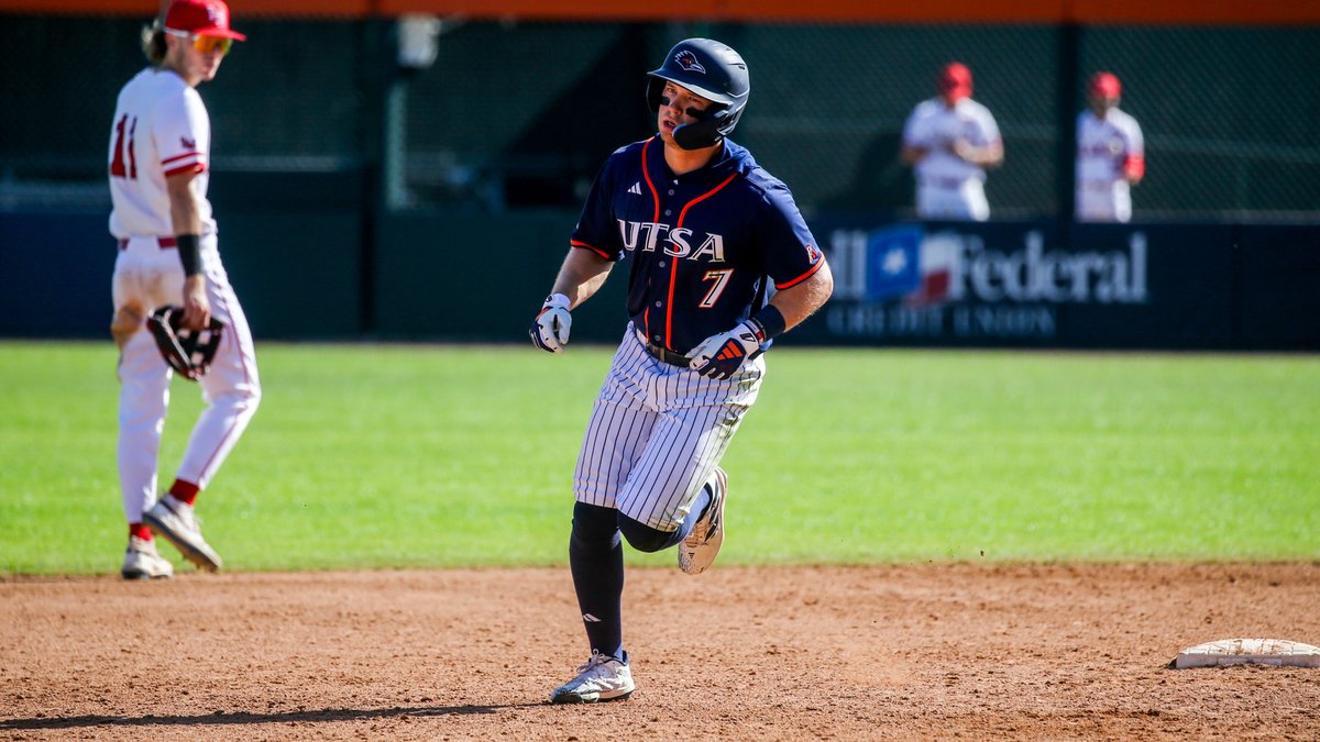 UTSABSB's tweet photo. Sophomore @aiden_baumann recorded his first career HR, but UTSA fell to Lamar by 5-3 on Sunday afternoon

Read more here 📰 https://t.co/g2WBvpKuDk

#BirdsUp 🤙 | #LetsGo210 https://t.co/agxLX6Ydbf