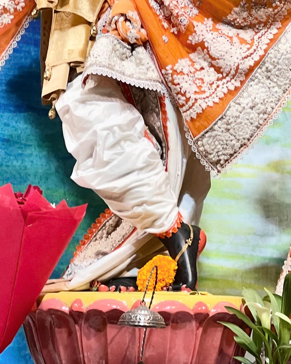iskconchd's tweet photo. 26th Feb 2024- श्री श्री राधा माधव मंगल आरती दर्शन🥰
🙌
हरे कृष्ण हरे कृष्ण कृष्ण कृष्ण हरे हरे।
हरे राम हरे राम राम राम हरे हरे।। 📿✨
#krishna #iskcon #motivation #success #love #innovation #education #future #india #creativity #inspiration #life #quotes #Chandigarh #Devotio https://t.co/zUwJIuUzEX