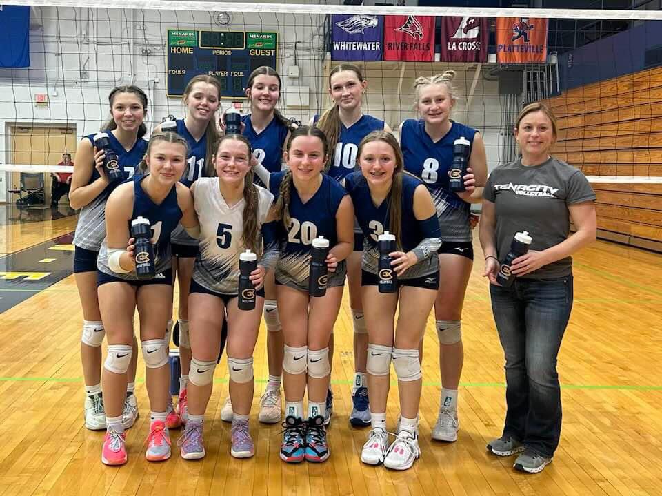 Congratulations to our 16s Nationals for taking 1st in the GOLD bracket at UWEC today! 👏🥇 

#tenacityvolleyballclub #badgerregion #USAV #nationalteam