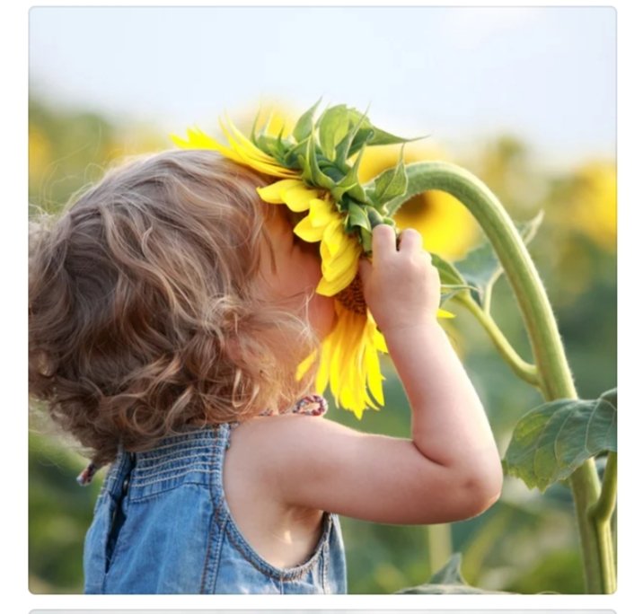 Dihina tdk mungkin mnjadi sampah, 
Disanjung tdk mungkin mnjadi rembulan,

jangan risaukan omongan org, 
Sebab setiap org membacamu dgn pemahaman &amp; pengalaman yg berbeda,

Teruskan melangkah selama engkau berada di jln yg benar, 

Meski terkadang kebaikan tdk selalu dihargai,✊