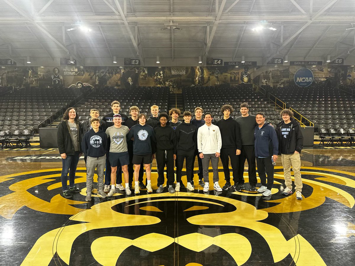 Great evening out for our varsity team before districts! Thanks to former Spartan basketball player and current Oakland men’s basketball coach <a href="/BobbyNaubert/">Bobby Naubert</a> for having us and showing us around!