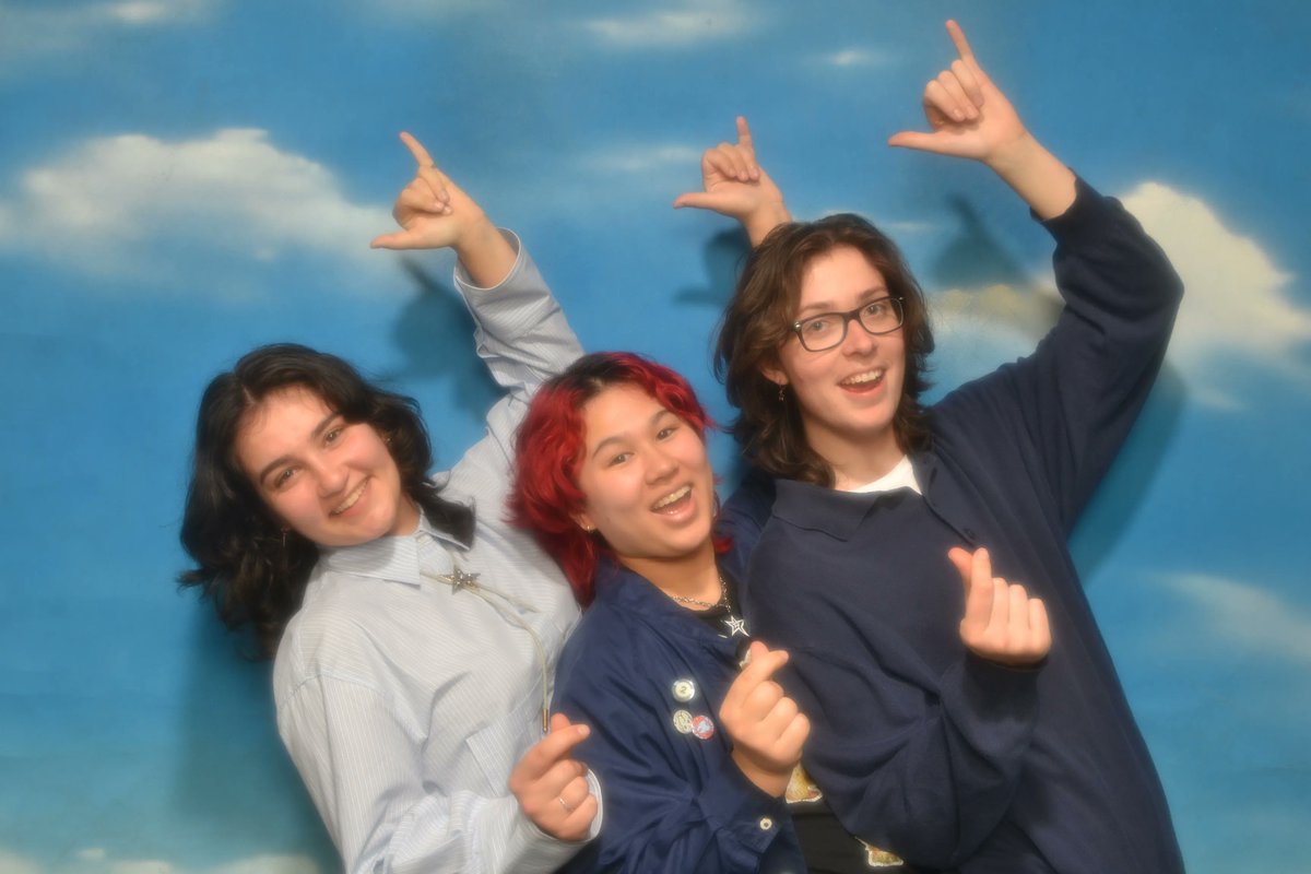💋 LOUD WOMEN 💋 (@loudwomenclub) on Twitter photo LA's @flamangobay shares catchy new single/video, ‘Boyz’ – another look into upcoming EP, Mascara, out 22 March on <a href="/moshimoshimusic/">moshi moshi records</a>
📸 Tom's One Hour Photo
✍️ Reva May
loudwomen.org/2024/02/26/fla… LA's @flamangobay shares catchy new single/video, ‘Boyz’ – another look into upcoming EP, Mascara, out 22 March on <a href="/moshimoshimusic/">moshi moshi records</a>
📸 Tom's One Hour Photo
✍️ Reva May
loudwomen.org/2024/02/26/fla…