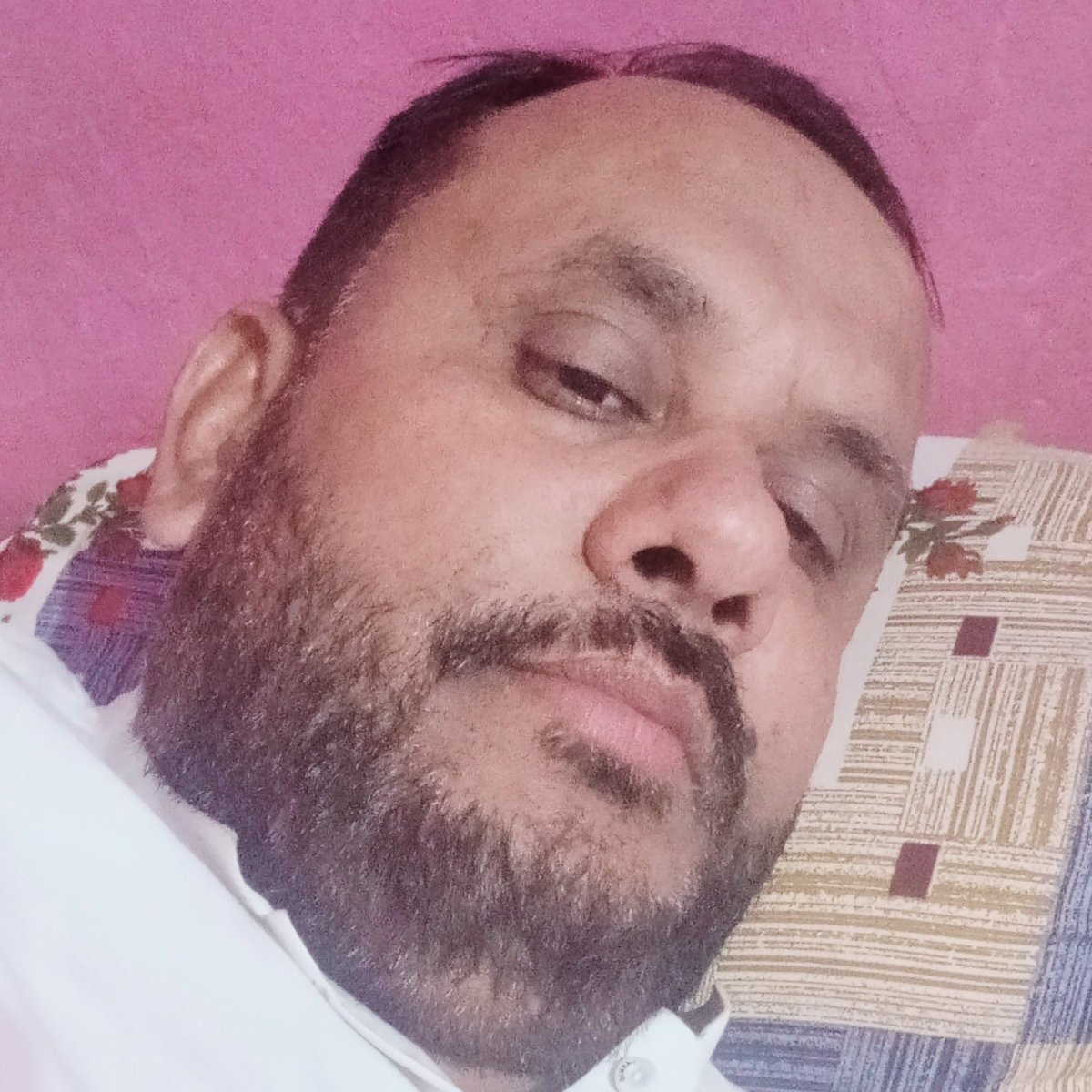 اســـــــــــلام علـــــیکم رحــتمہ اللّٰہ وبرکاتہ 🌹🌹
کبھی معراج کبھی شب برات تو کبھی شب قدر دیتا ہے!
کتنا مہربان ہے رب بخشش کے ہزاروں وسیلے دیتا ہے.
                             ♥️بیشک♥️
#شبِ_برأت 
#صباح_الخير_والسعاده 
#کامی