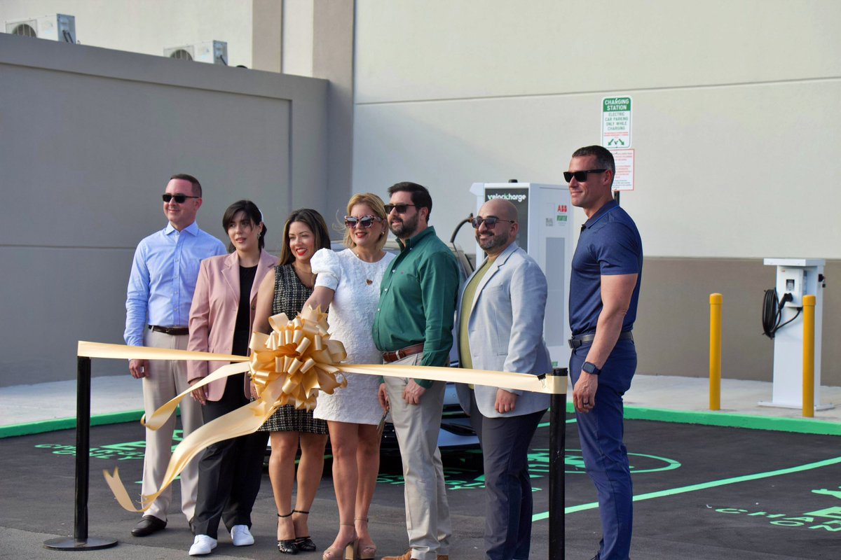 OverdriveNewsPR's tweet image. Recientemente Velocicharge inauguró nuevas estaciones de carga para autos eléctricos en Céntrico, Guayama.

Con estas nuevas estaciones suman un total de 32 estaciones en 7 municipios. 

Fotos: Velocicharge 

#OverdriveNews
