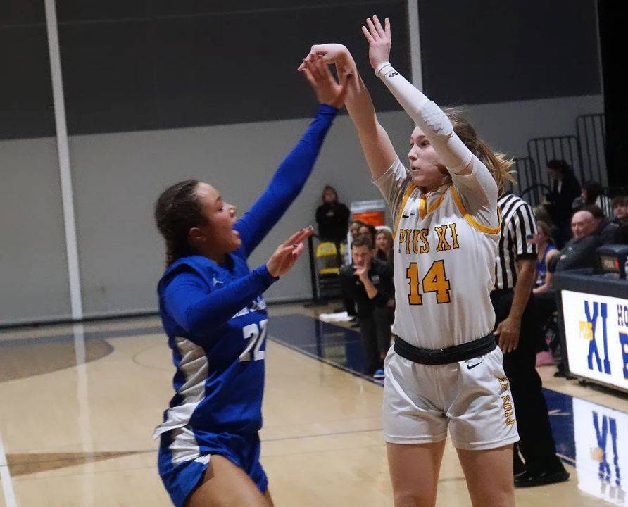 ProductionsW7's tweet photo. Any playoff game in any sport requires tough plays to be made and Tess Wiczek has had enough of them for the Lady Popes. She tied Addison Miranda to lead them with 14 in last night's win adding 6 rebounds and 7 assists! π€π€π€π€π€ #rollpopes #roadtotheresch #wisgb @TessWiczek https://t.co/lMLT7u3PTl