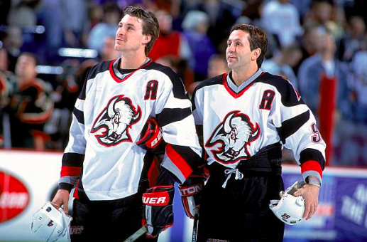 On this day in 2000, the Sabres acquired @douggilmour and Jean-Pierre Dumont from the Blackhawks for Michal Grosek #Hockey365 #LetsGoBuffalo