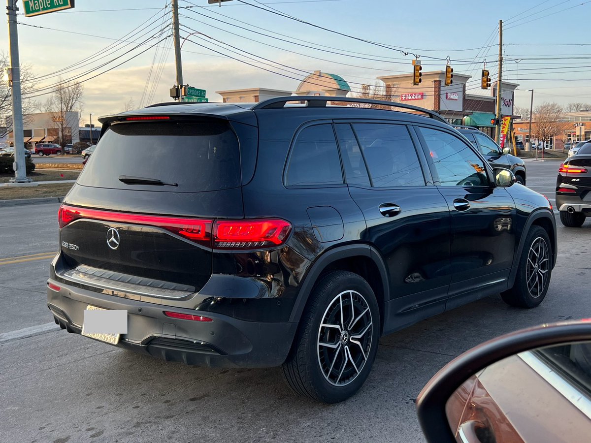 SinoAutoInsight's tweet image. ‘The best or nothing’ - THIS is a #Merc? Really? 

Thought the EQS had challenges, but this looks more like a Subaru.

They’re going to have a harder time than we thought selling EVs.