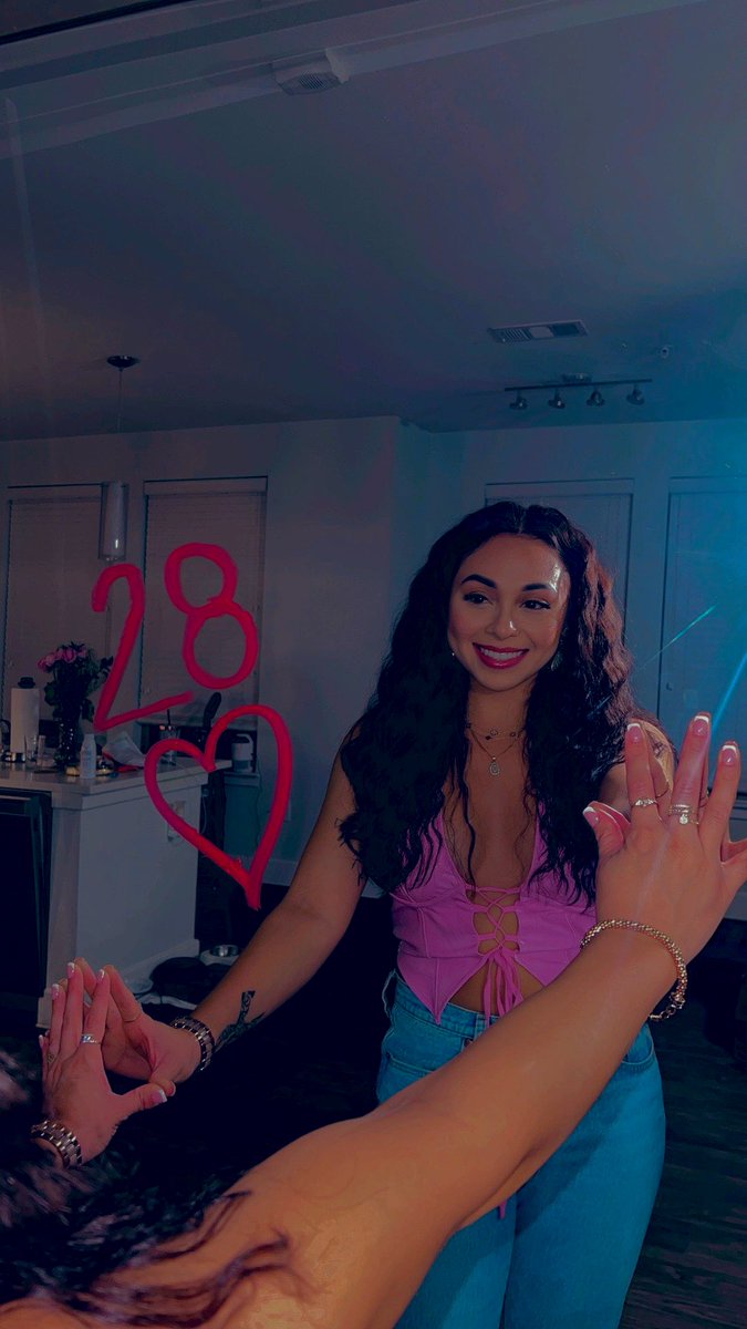 leexreenee's tweet image. Here’s to…..