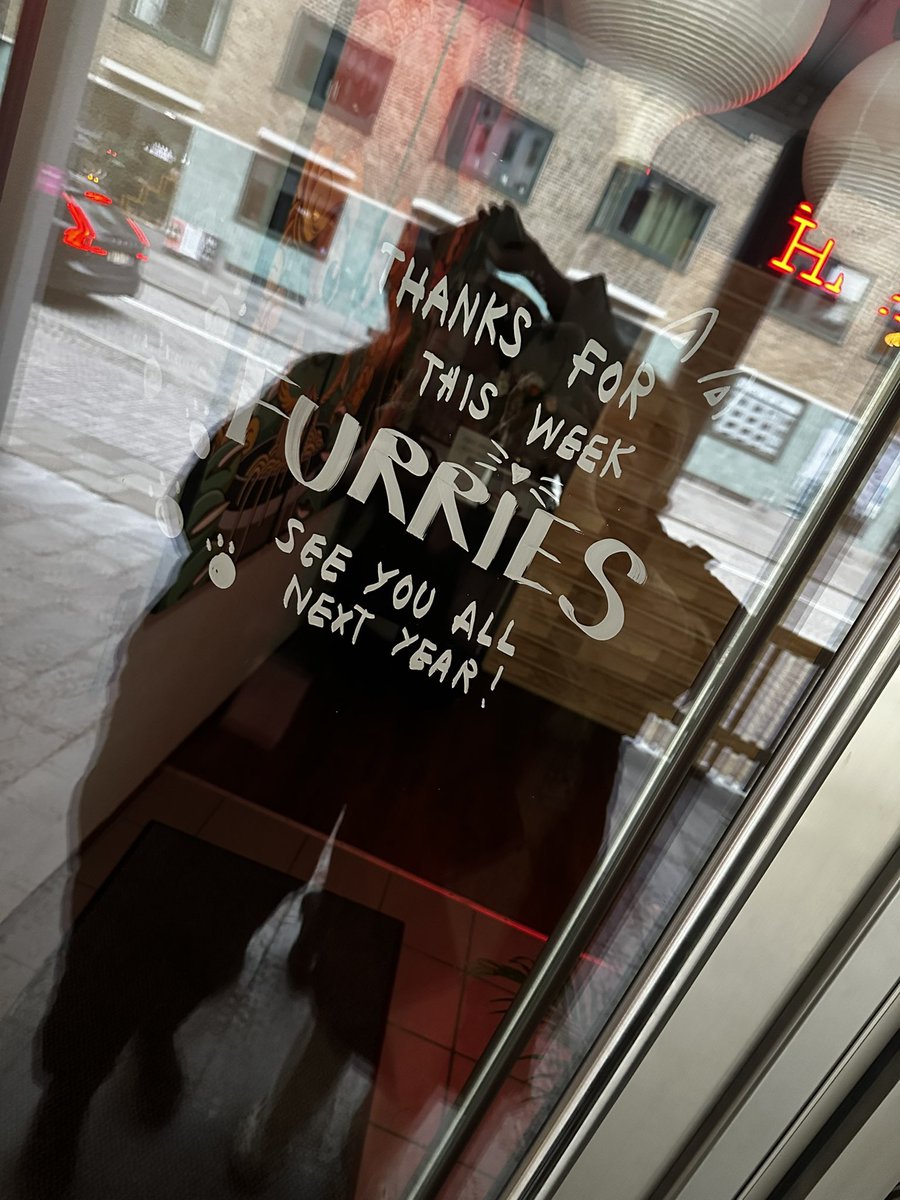 I love how the people in Sweden are so kind to furries🩷 
“Thanks for this week FURRIES see you all next year!” 🥺🥺