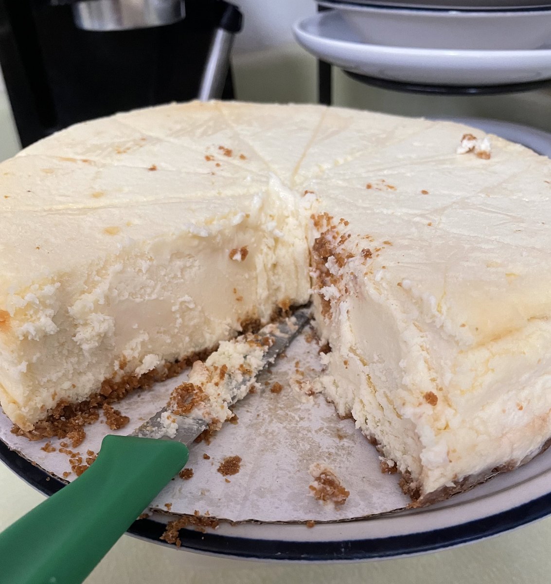 LiveLovePineapl's tweet image. Thank you @MPCheesecake @marcuslemonis for this heavenly cheesecake! Wow! This has got to be the best cheesecake I’ve everrrr had 🙌🏼❤️Im so happy that #SaveMuddyPaws was a success! 🙏🏼🙌🏼  #BestCheesecakeEver