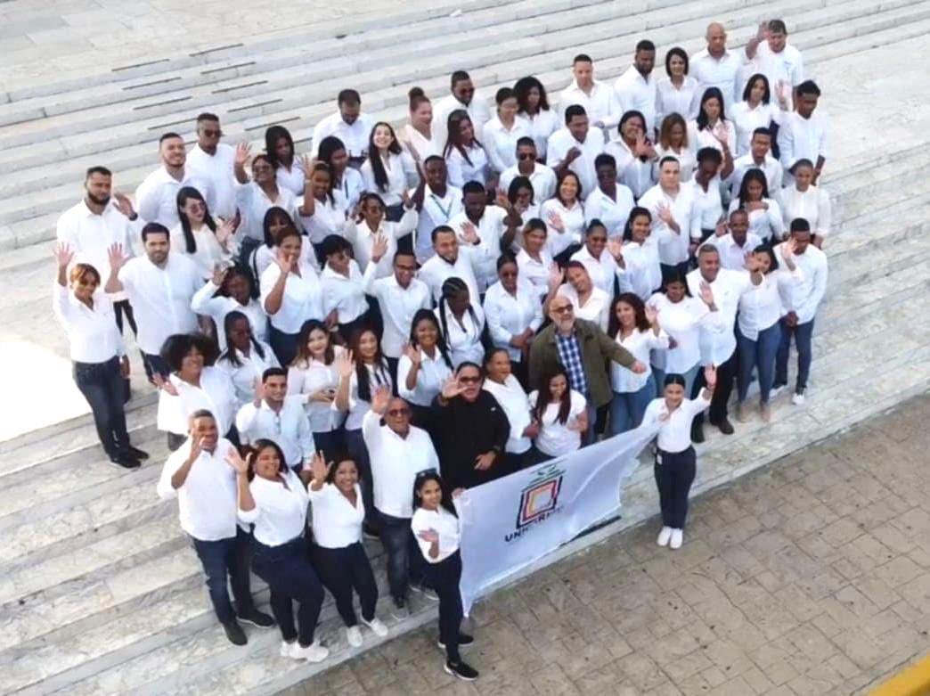 ElicFernandez's tweet photo. @UnicaribeOnline es estudio, pero también es movilidad estudiantil.  - #UnicaribeEnDiplomaciaCultural -  @mberiguete @ElicFernandez https://t.co/dRU7mCqtZe