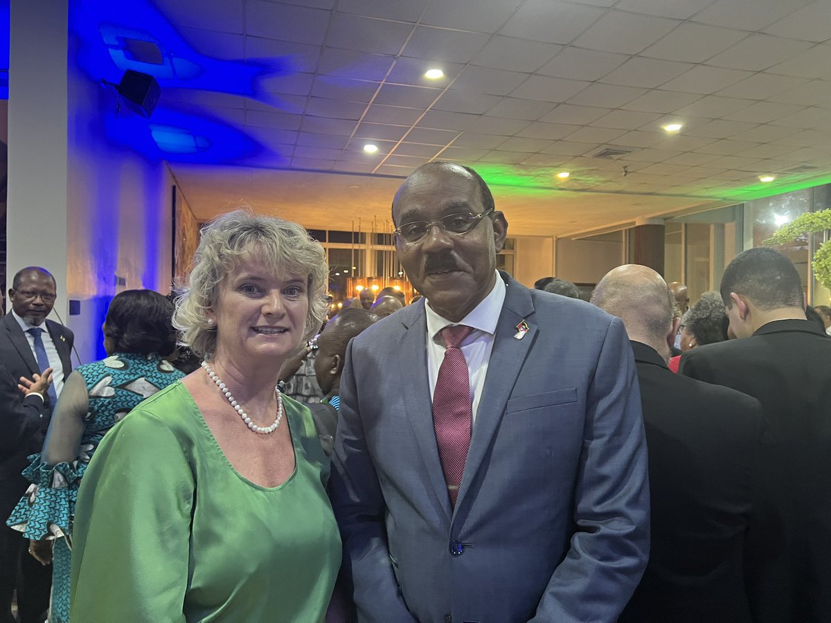 It was great to meet the PM of Antigua and Barbuda HE Gaston Browne at this evening’s opening ceremony of #CARICOM 46th regular meeting. We looked forward to the fourth SIDS Conference in Antigua in May which Ireland is co-funding. @dfatirl @irelandmissionun @CARICOMorg