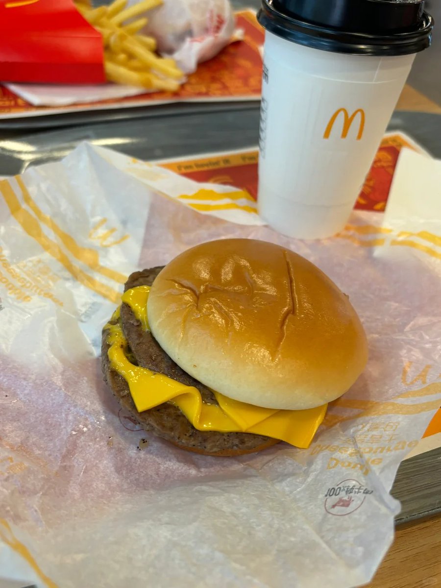 Gkuber's tweet image. ここ二日間のコーヒーサンドイッチ
ここ数日、スターバックスに少し中毒になっているようです。