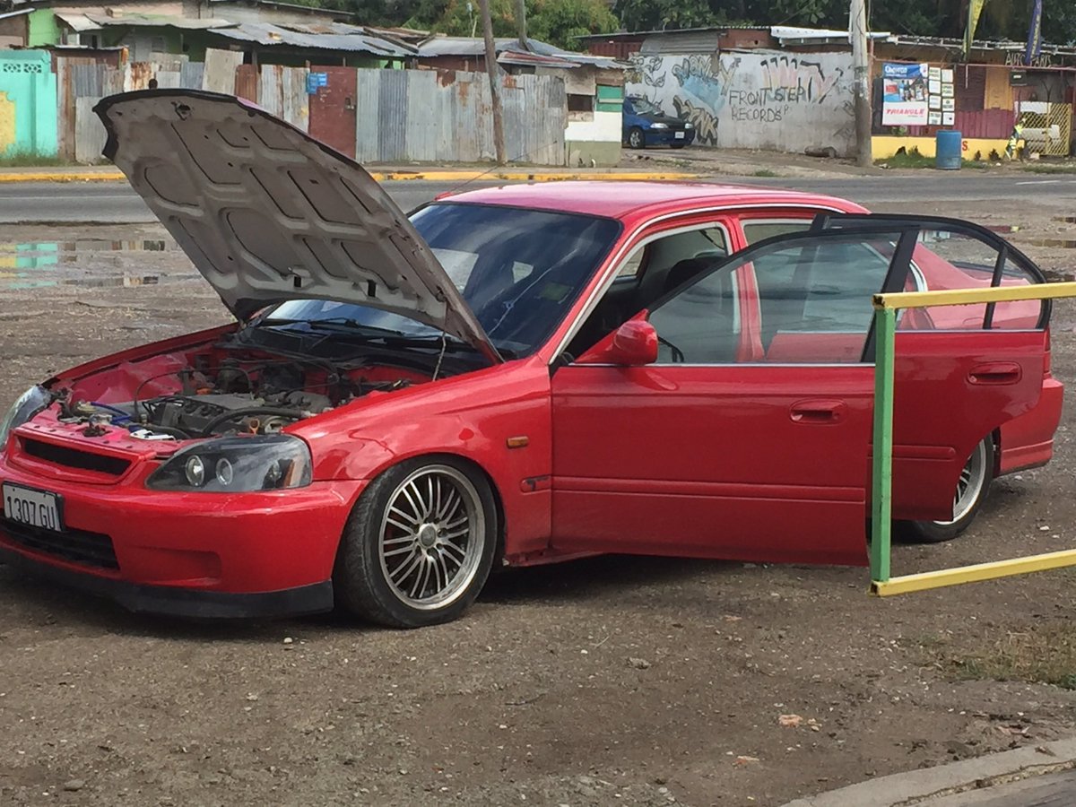 hackmedz's tweet photo. A bad ek, need fi rise her back 😞 #H247 #CivicLife https://t.co/GmxDosuD95