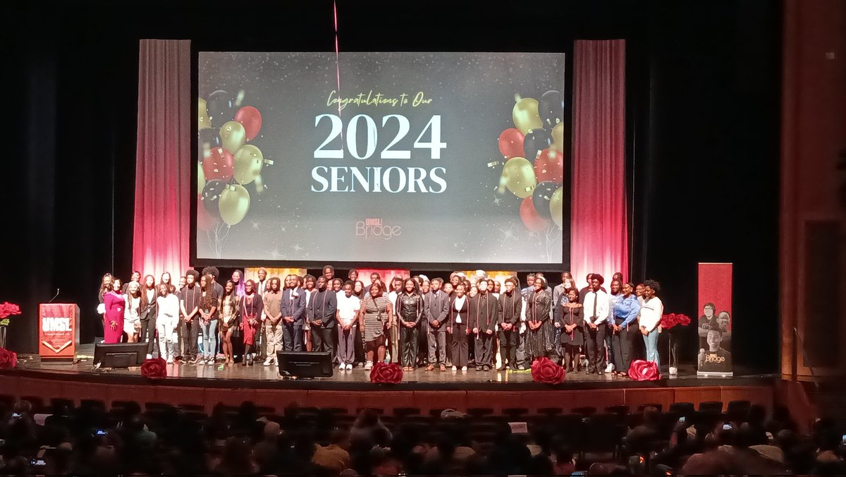 Congratulations to the graduating class of 2024 @UMSLBridge Saturday Academy! It's wonderful to see so many immigrant high school students benefit from this program. Today, at the 38th Annual Award Ceremony over 300 students graduated