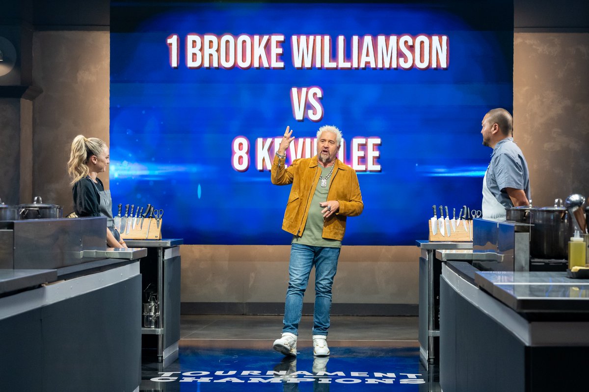 For our final battle of the night, we’ve got TOC legend @chefbrookew, the first-ever champion of #TournamentOf Champions, in the houseeeeeee! 🔥 She’s facing off against Chef Kevin Lee, who won a West A Qualifiers and earned the #8 seed!