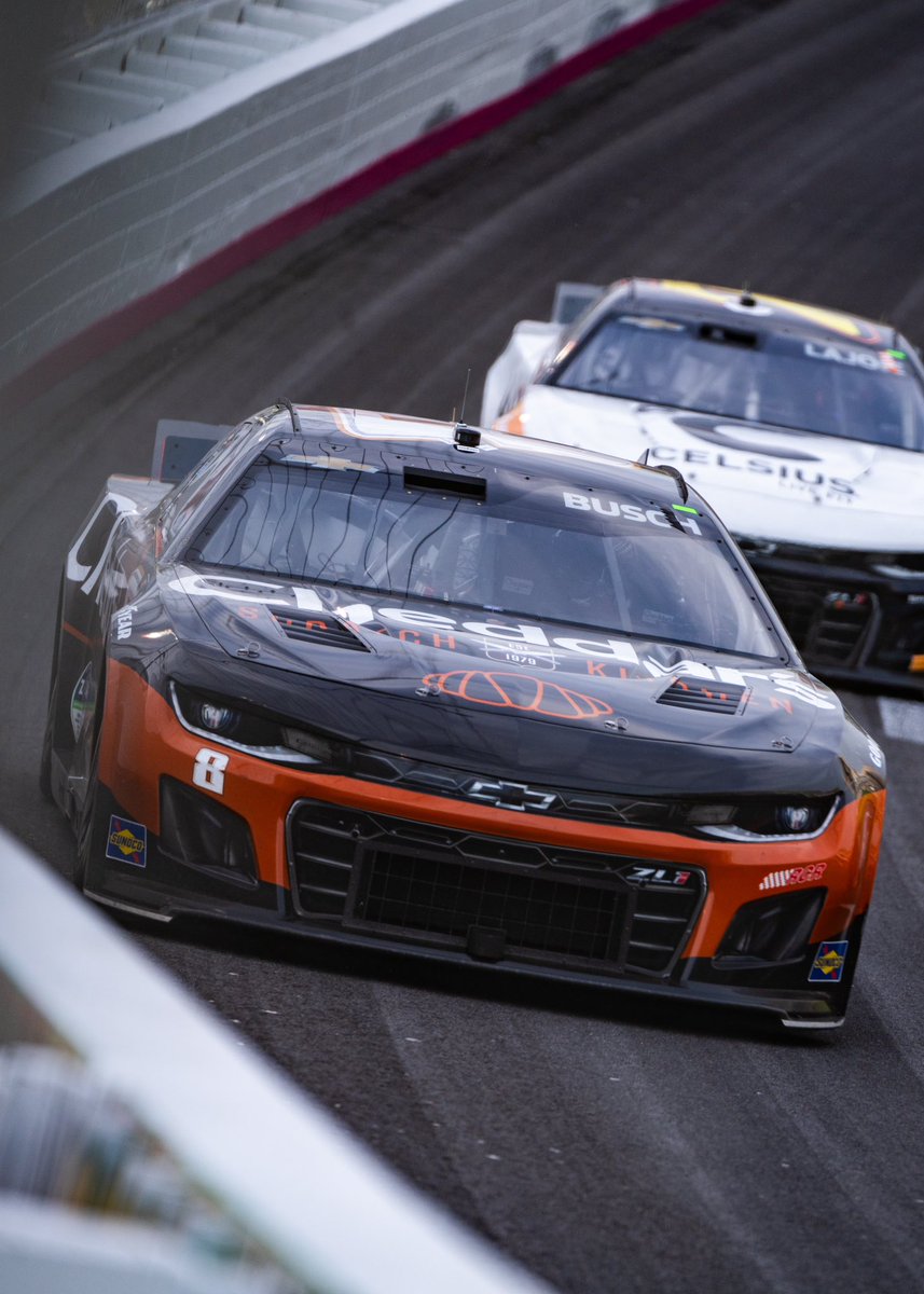 KyleBusch's tweet photo. Can’t get much closer than that. Needed a couple inches📏. Fast @cheddarskitchen - @TeamChevy 🎱 car today, excited about the strength we’ve shown to start the year💪🏻.  

Home turf next week🎰. https://t.co/y2kQQSmYd6