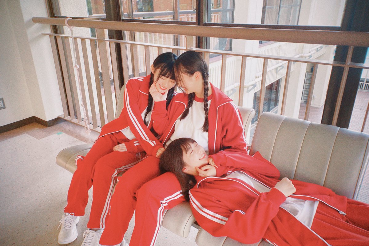 乃木坂46 川﨑桜 ジャージ 上下 乃木坂46 川﨑桜 ジャージ 上下 - メルカリ