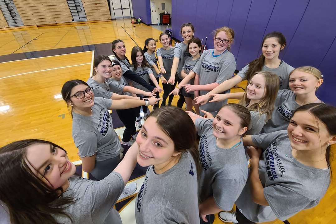 I had a really fun time volunteering the past two weekends for a youth softball clinic. It's great to see so many young girls excited about the game I love so much. @ExtraInningSB @LegacyLegendsS1 @BrenttEads @ondecksoftball @IHartFastpitch @Softball_Home @SBRRetweets