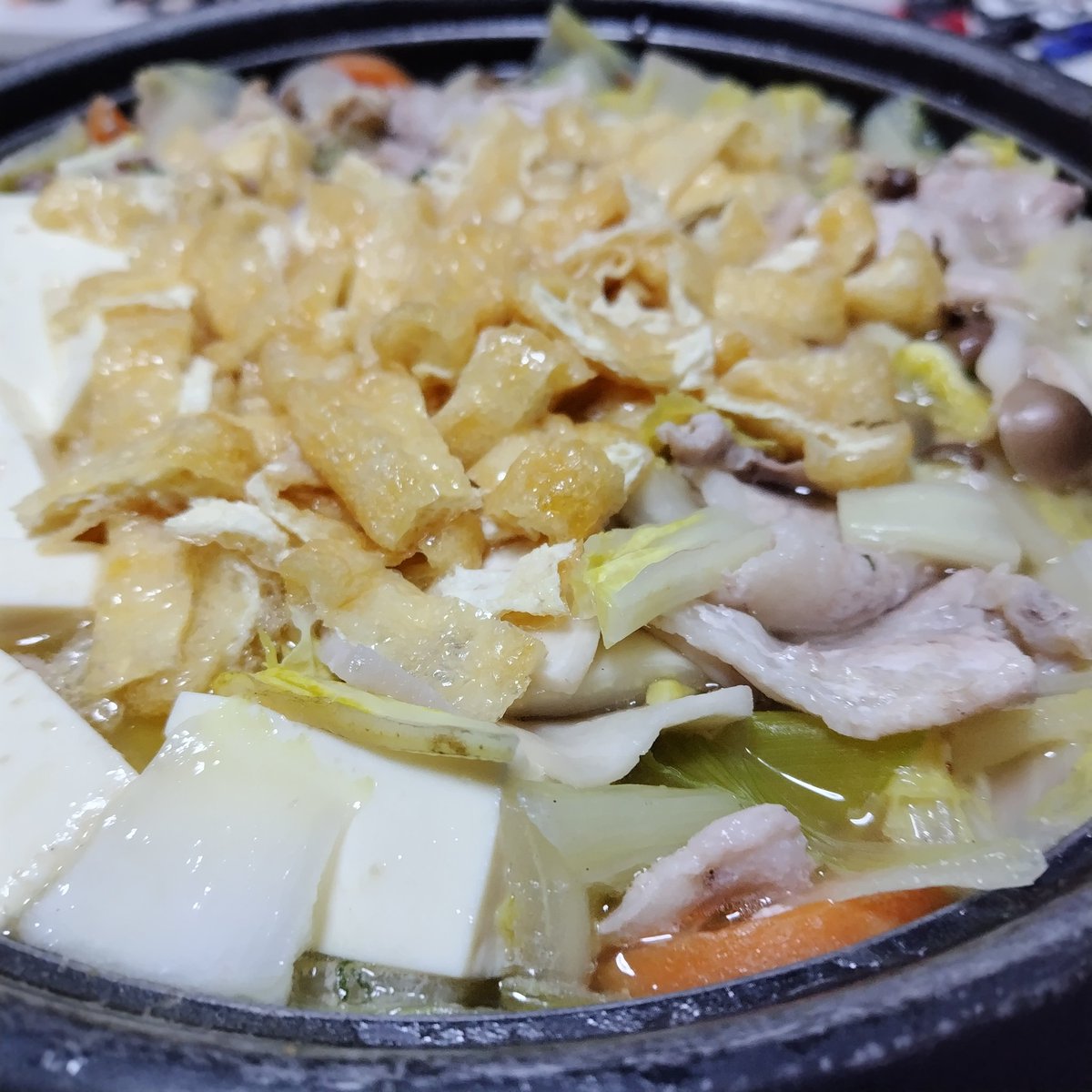 kazutang1961's tweet image. 休日おうちごはん
昼から塩ちゃんこ＆ハイボール😁
のんびりしてたら、洗濯物が飛ばされていたーーー😓
#おうちごはん
#塩ちゃんこ
#ハイボール
#強風注意