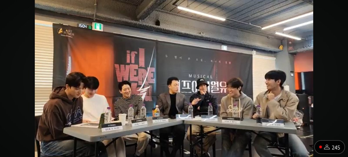 _mong10's tweet photo. #이프아이월유 #혜화로운공연생활 #연습실산책 https://t.co/tmFrXjxryg