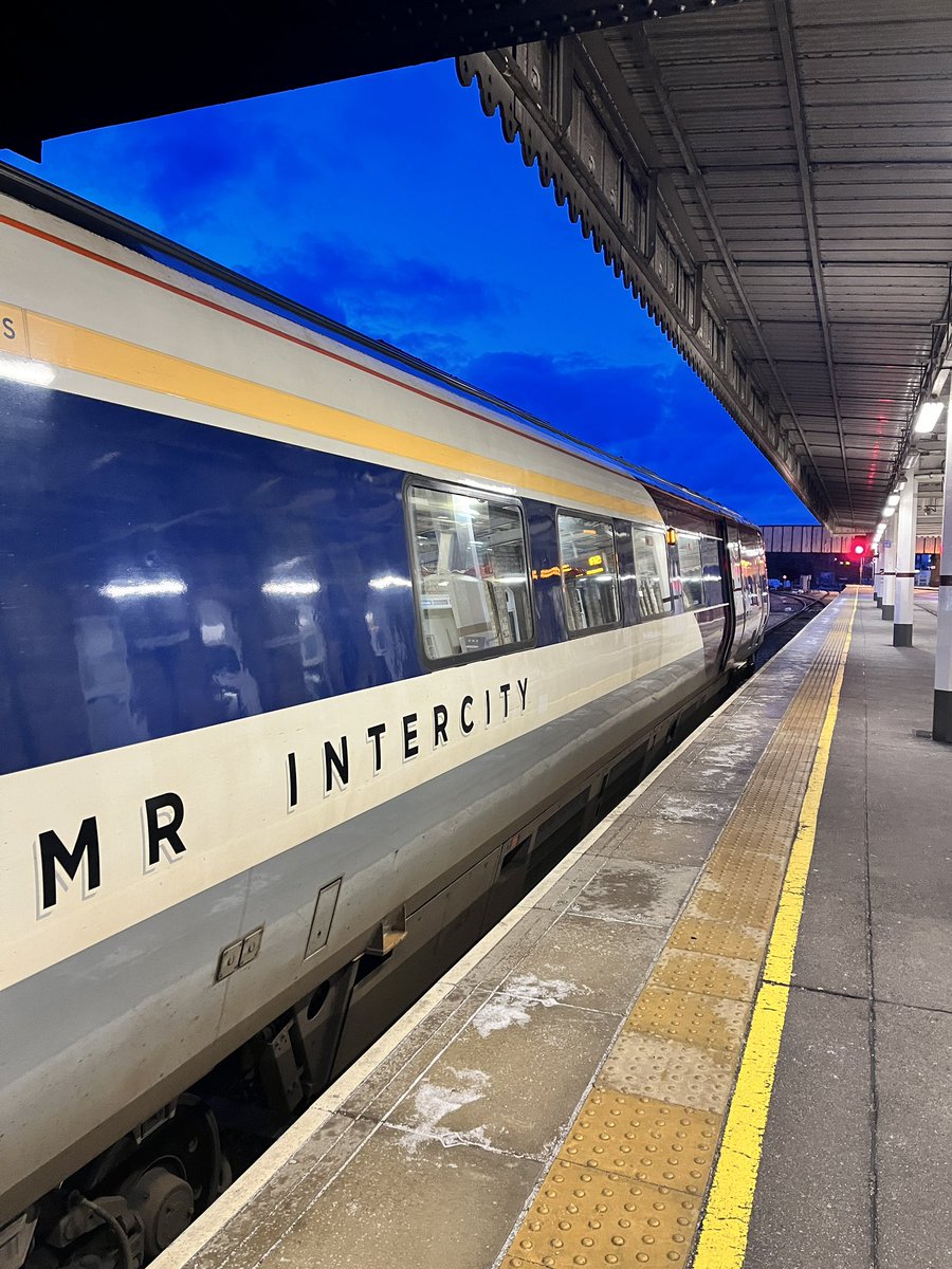 lee_wilkinson2's tweet image. A rare Monday trip to the big city … 

#London #MondayCommute