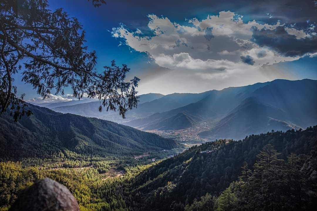 KaachiGrand's tweet photo. Seen the view from Paro Taktsang? Share your experiences in the comments if you've witnessed it on your trip! #hotelkaachi #hotelkaachigrand https://t.co/YnmpaVenij
