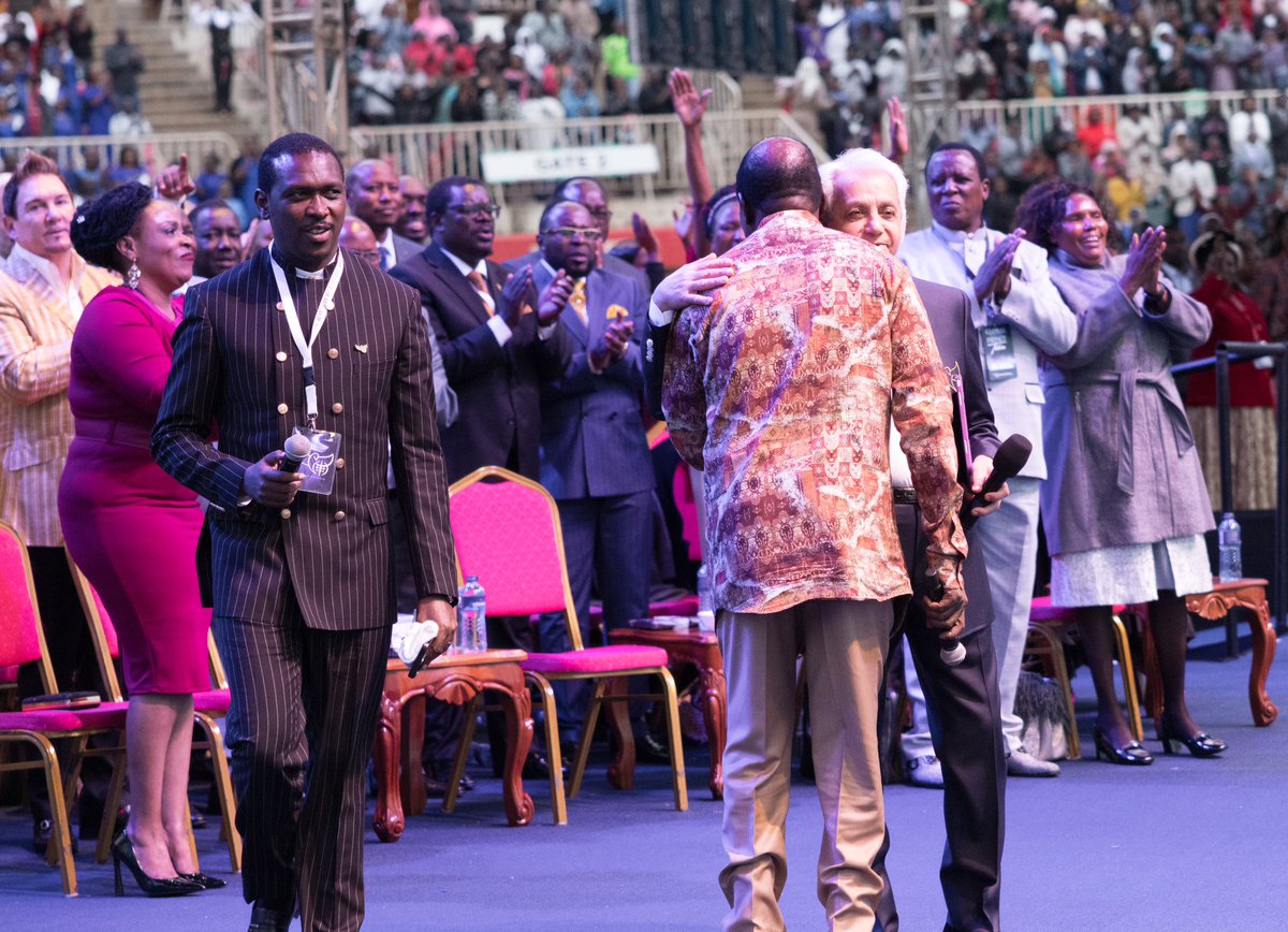 The last two days have been heaven on earth here in Nairobi, Kenya 🇰🇪. @Benny_Hinn my brother, its been was an absolute pleasure to have you back in East Africa. We cant wait to have you in Uganda soon!