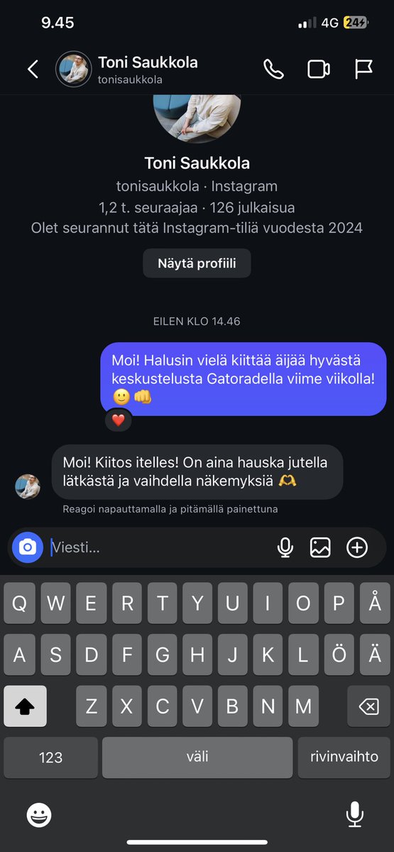OLitokorpi's tweet photo. Pakko arvostaa miten hienoja ihmisiä meillä on urheilun parissa suomessa! Arvostukset @ToniSaukkola lle, että jaksoi vielä selostuksen jälkeen jäädä juttelemaan illan matsista ja vastaamaan kiinnostuneen jääkiekon suurkuluttajan tyhmiin selostuskysymyksiin!🤝😎
#hctps #liiga https://t.co/XdG7OwcNFk