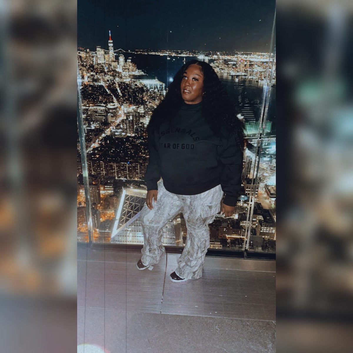 ___saluteher's tweet photo. im really HER 🤸🏾‍♀️✨ https://t.co/5i19q4jJzL