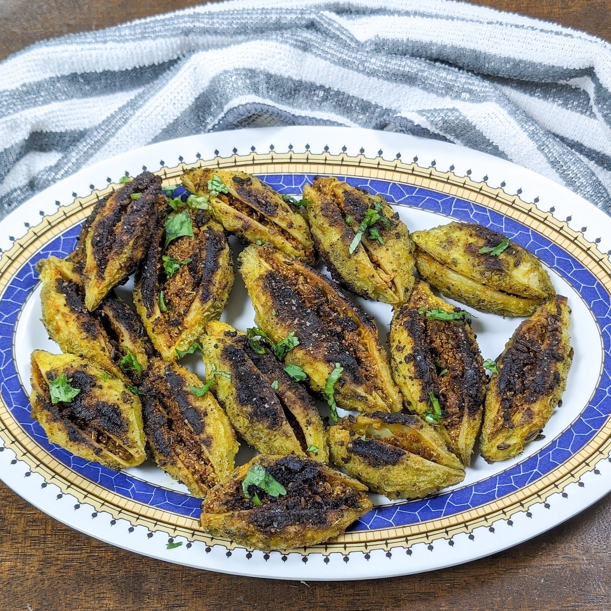 #homecooking #food #stuffed #karela #bittergourd #yummy #foodblog #foodie #recipeshare #foodporn #foodlove #RecipeOfTheDay
Recipe Link : chhayasfood.com/home/stuffed-k…