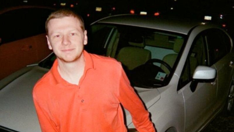 ABD askeri Filistin'deki soykırıma karşı kendini ateşe verdi

🔹ABD Hava Kuvvetleri'nde görev yapan Aaron Bushnell isimli asker, "Artık soykırıma ortak olmayacağım" diyerek Washington'da bulunan İsrail Büyükelçiliği önünde kendini ateşe verdi.

➡️tinyurl.com/e9zvkenw