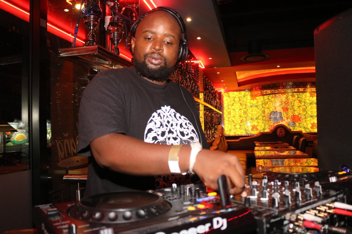 Spitjo361's tweet photo. Creating memorable moments at Glenstar after party in Cubaña 

#Spitjo361 #nothingpersonaljustplaymusic #deephousemusic https://t.co/AZbYkrkQAe