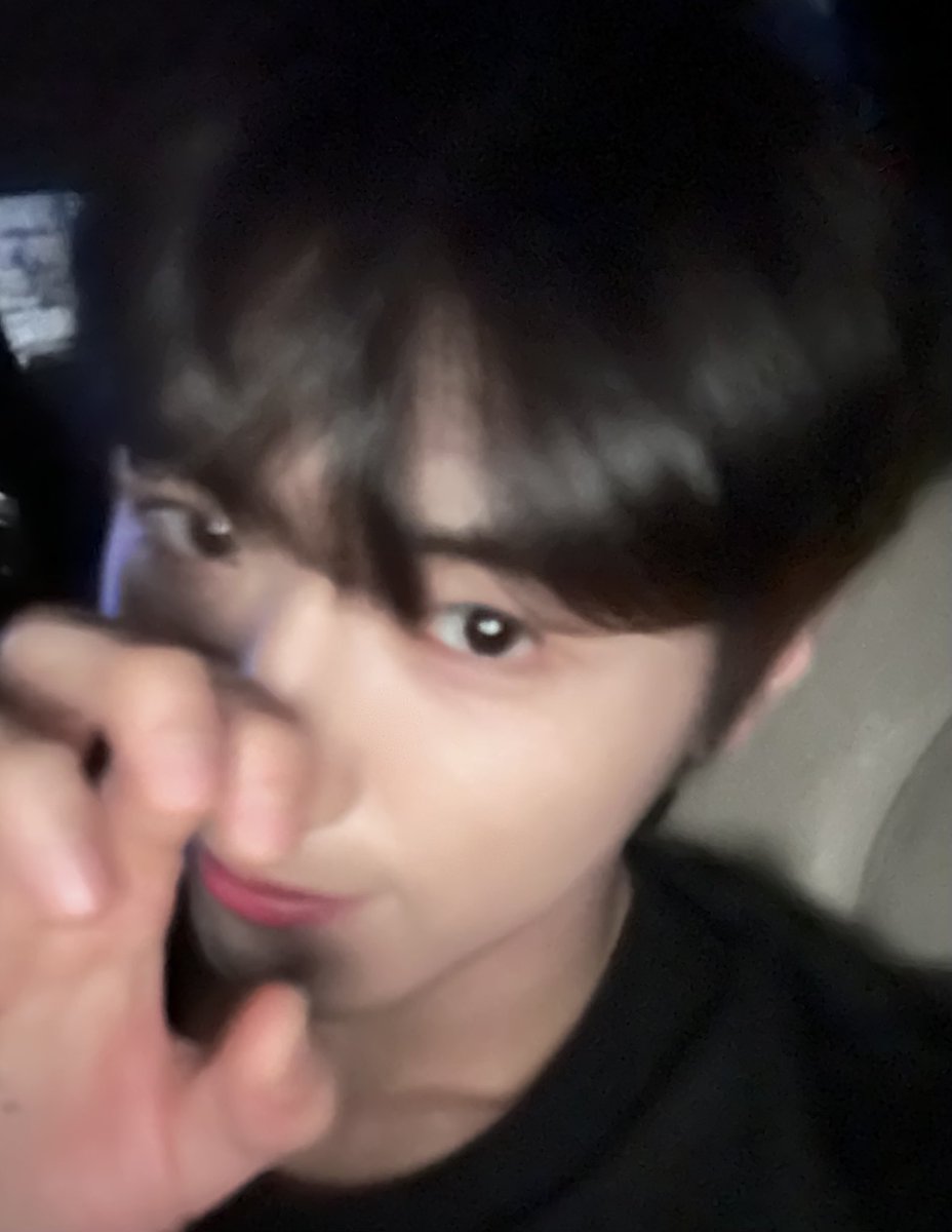 ╭ ◜◝ ͡ ◜◝ ͡  ◜◝ ╮
　 내 이름이
   귀여워 인가...?
왜 자꾸 귀여워 라고
　　 부르지...?
╰ ◟◞ ͜  ◟ ͜   ◟◞ ╯
                     O
                         °.