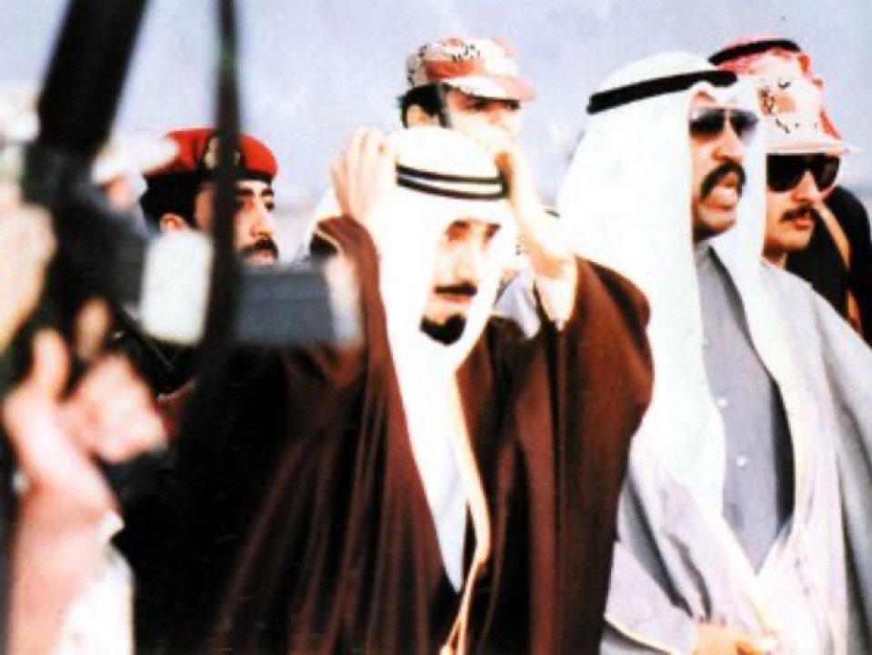 Aalabtan9's tweet photo. رفرف يا بيرقنا و علمنا 
يا دار السلام و الفخر 

عسى الافراح دوم في ديارنا 
عساها  ماتنقطع طول العمر

يوم صدام غزا و دمر ارضنا 
الخواف راعي خيانه و جحر

محدٍ يجهل وقفت شعبنا 
قاوم و تصدى بكل عسر 

#يوم_التحرير https://t.co/wt2V90Xzec