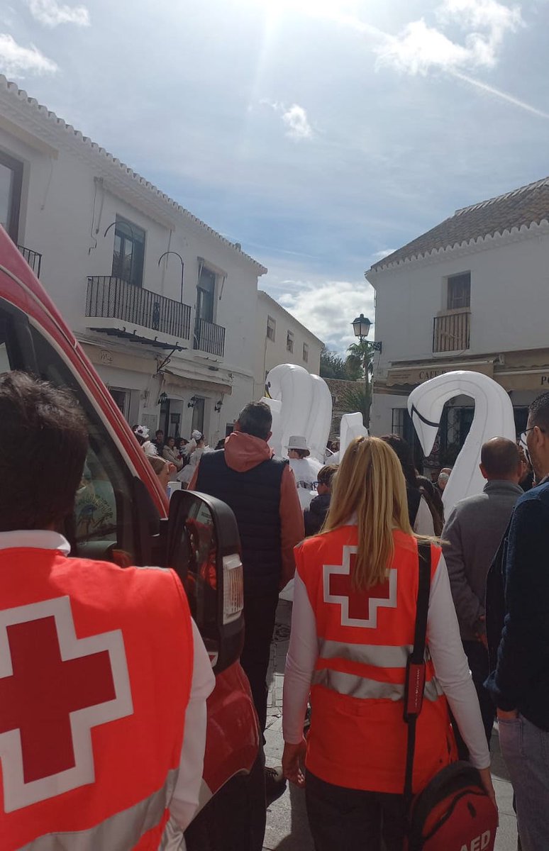 El #voluntariado de #PreventivosCruzRoja desplegó un dispositivo sanitario de riesgo previsible durante el #Carnaval #Mijas en los tres núcleos urbanos: La Cala de Mijas, Las Lagunas y Mijas Pueblo