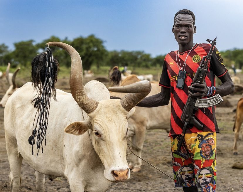 A young cattle herder in Koch, Unity State, South Sudan.
#southsudan #unitystate #koch #young #helders #cattle #tradicionaldress #KochVillage #UnityState #SouthSudan #CattleHerders #CommunityLife #Conflictimpact #LocalEconomy #photoopportunity