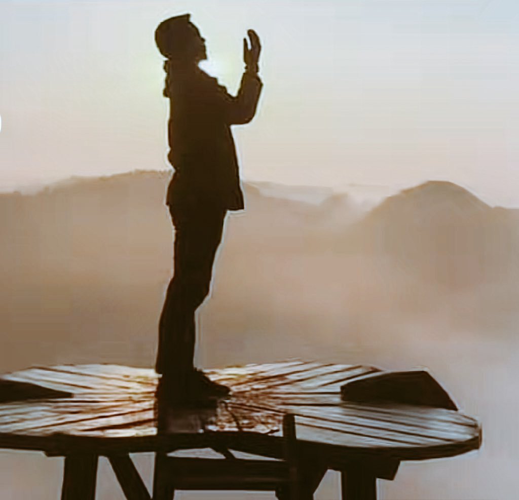 🪶 أَسألُ اللَّه ﺃَﻥ يرﺯُﻕ ﻛُﻼ‌ًّ ﻣِﻨّﺎ ﻟِﺴﺎنًا ﺻﺎﺩقًا ﺫﺍﻛِﺮًا ﻭَقلبًا خاشعًا مُنِيبًا ﻭَﻋﻤﻼ‌ً صالِحًا زَاكِيًا، ﻭَعِلمًا نَافِعًا رَافِعًا ، ﻭَﺇﻳﻤﺎنًا ﺭﺍسِخًا ﺛﺎبِتًا، ﻭَيَقينًا ﺻَﺎﺩِقًا ﺧَﺎلِصًا، ﻭَﺭِزقًا ﺣَﻼ‌َلًا طَيِّبًا ﻭَﺍسِعًا