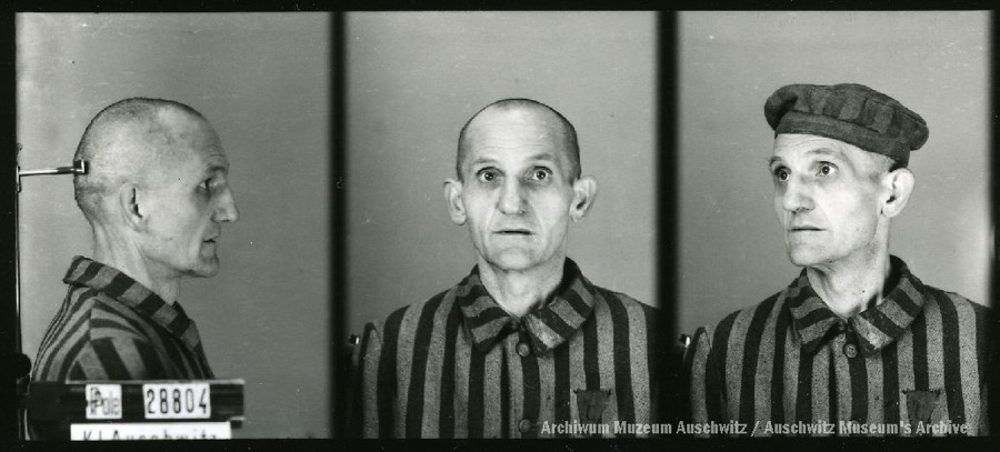 26 February 1892 | A Czech, Rudolf Heczko, was born in Moravská Ostrava. A locksmith. 

In #Auschwitz from 3 April 1942. 
No. 28804
He perished in the camp on 27 July 1942.