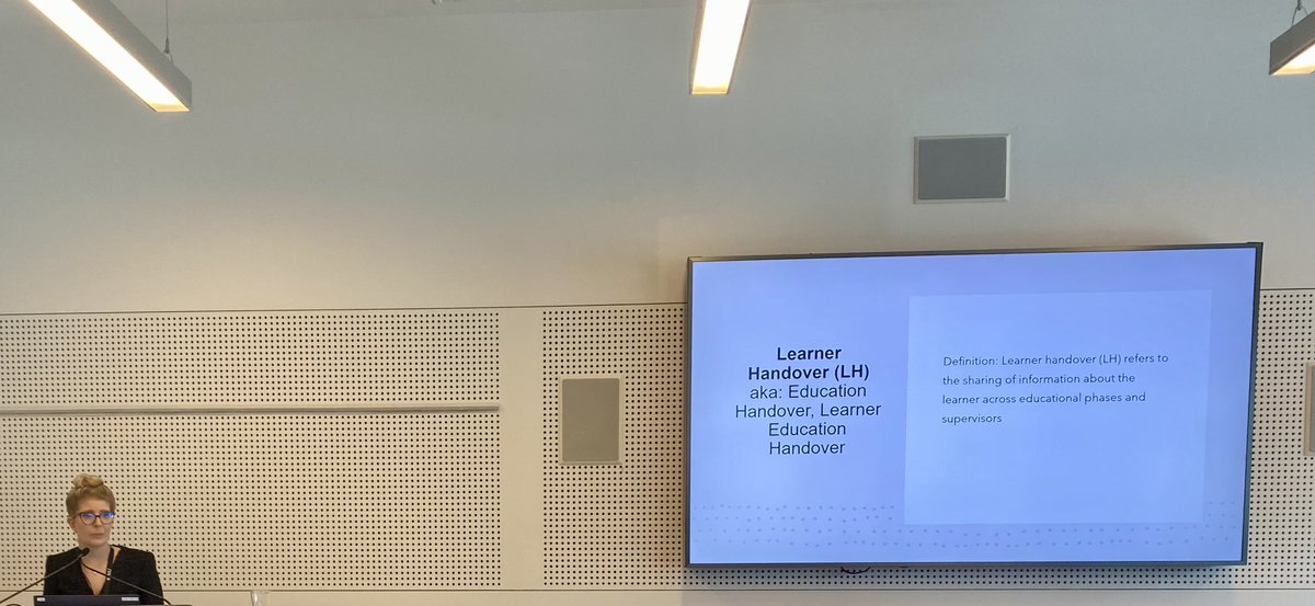 Handover? What handover? @holly_cw defines a transnational issue and shares how we might smooth the transition of students to internship with a learner handover. @Ottawa2024 #ottawa2024 #meded #medicaleducation