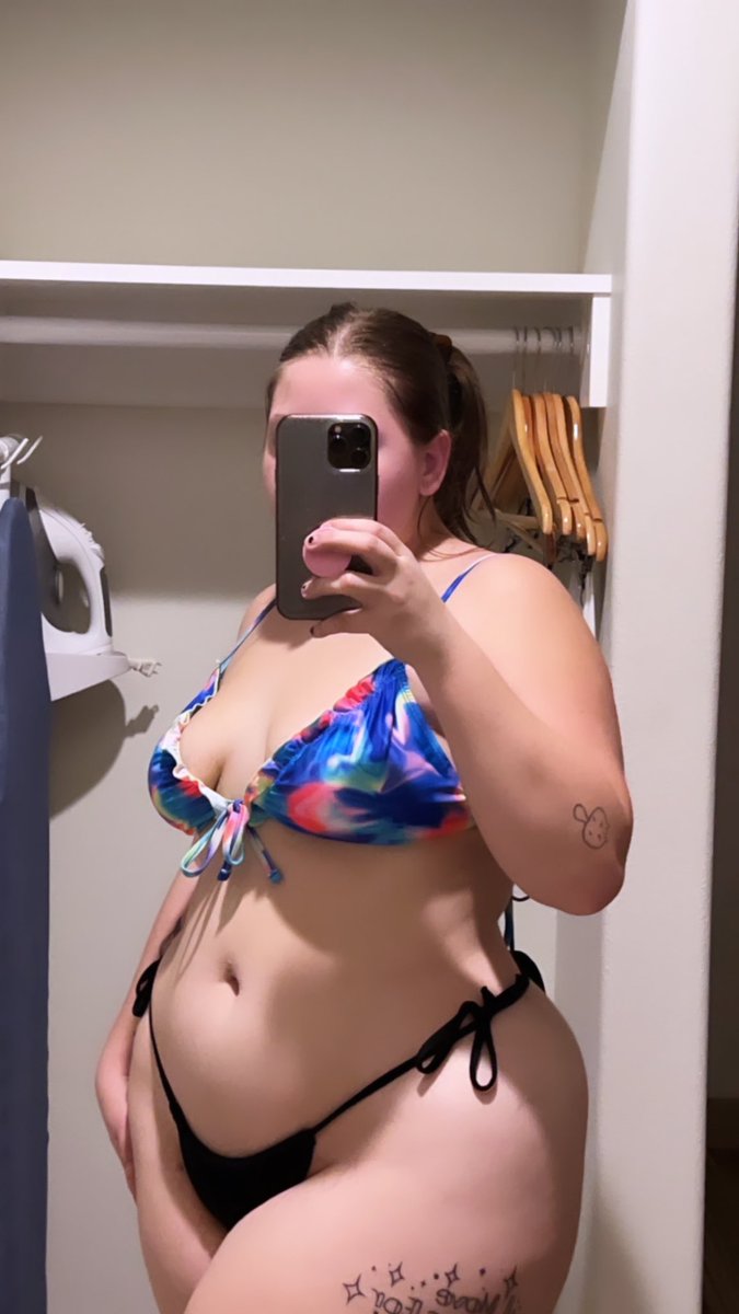 Spacemeowxx's tweet photo. Went swimming today!! Message or comment if you wanna see me without the suit~💕 https://t.co/pPZ3GQuus6