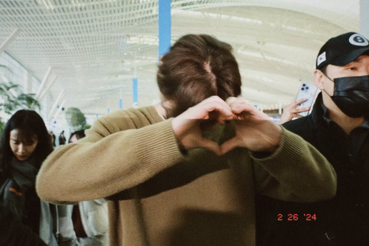 พระเอกซีรีส์หนิ