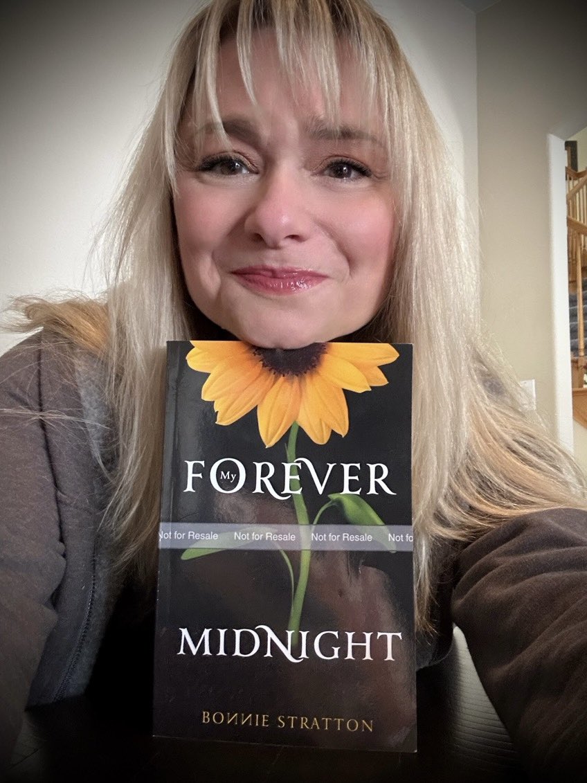 grayjaymoon's tweet photo. @writingoutlook Come check out my new book on Amazon https://t.co/siYNSQoo9z