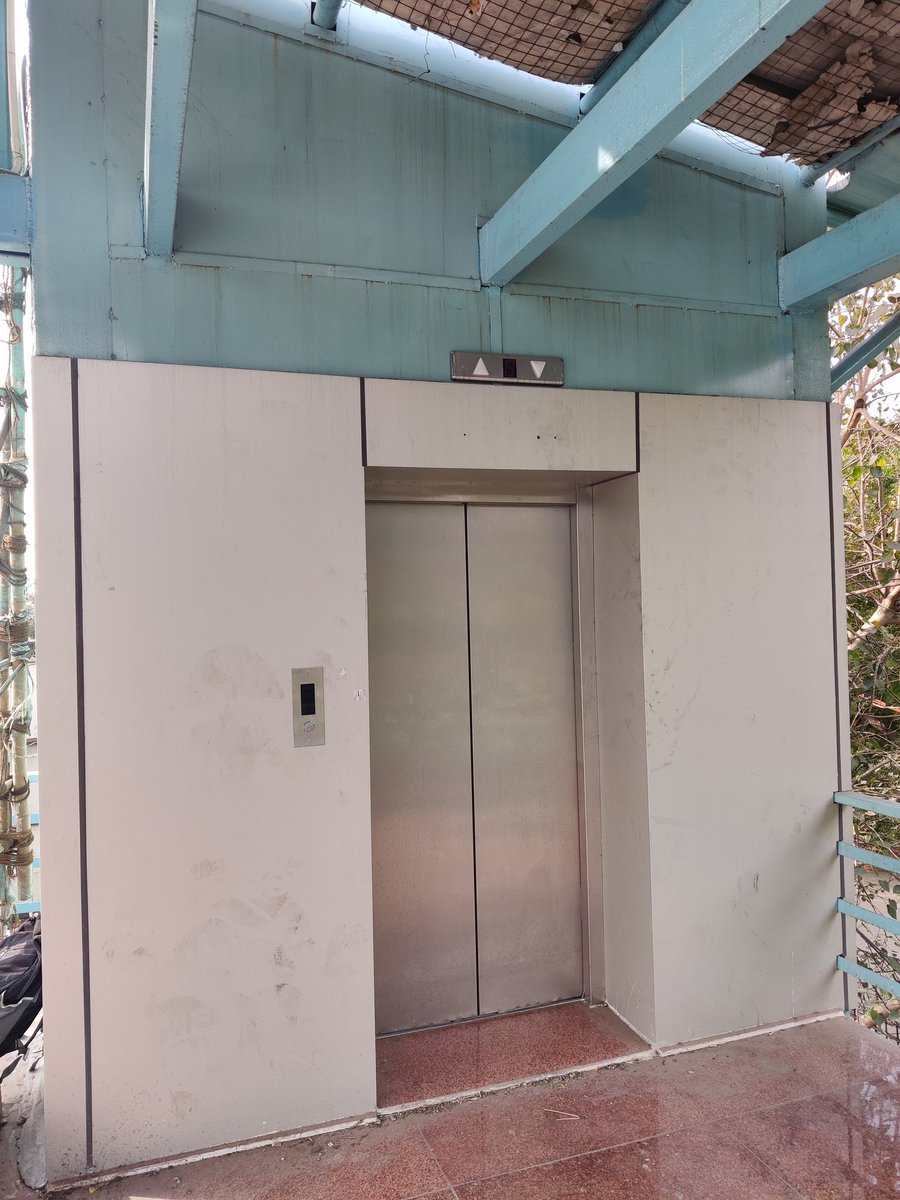 dalipsabharwal's tweet image. Departments like @DelhiPwd @MCD_Delhi never disappoint you with their incompetency. Worked for 2 days and today again it is found to be non-operational.

#Delhi #Sustainability #activemobility #pedestrians #RoadSafety