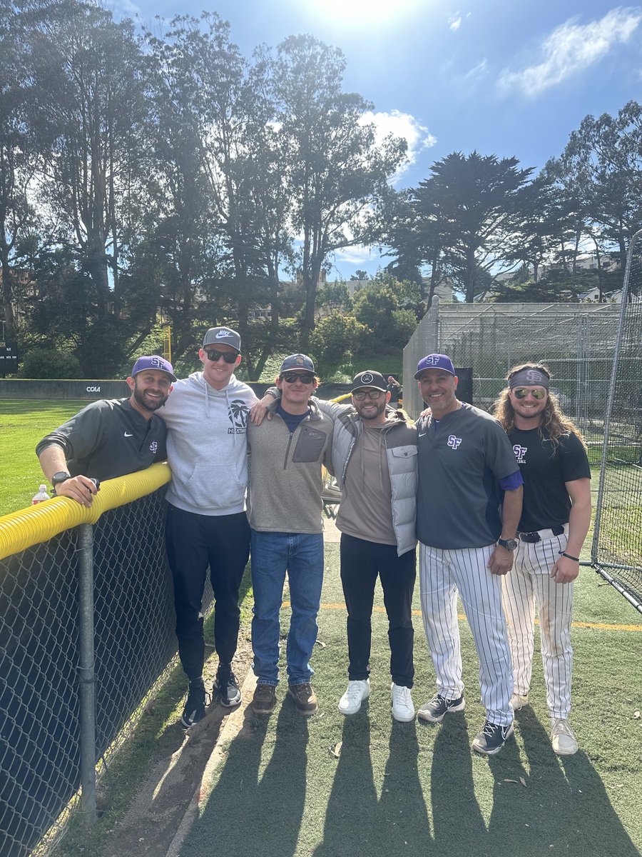 Good series win to start the ⁦⁦@goccaa⁩ Even better with these former ⁦@SFStateBaseball⁩ alums out to support! ⁦@_lukeob⁩ ⁦@jordyneglite⁩ ⁦@Sammygonzales15⁩ #ChompCity #KeepGoing