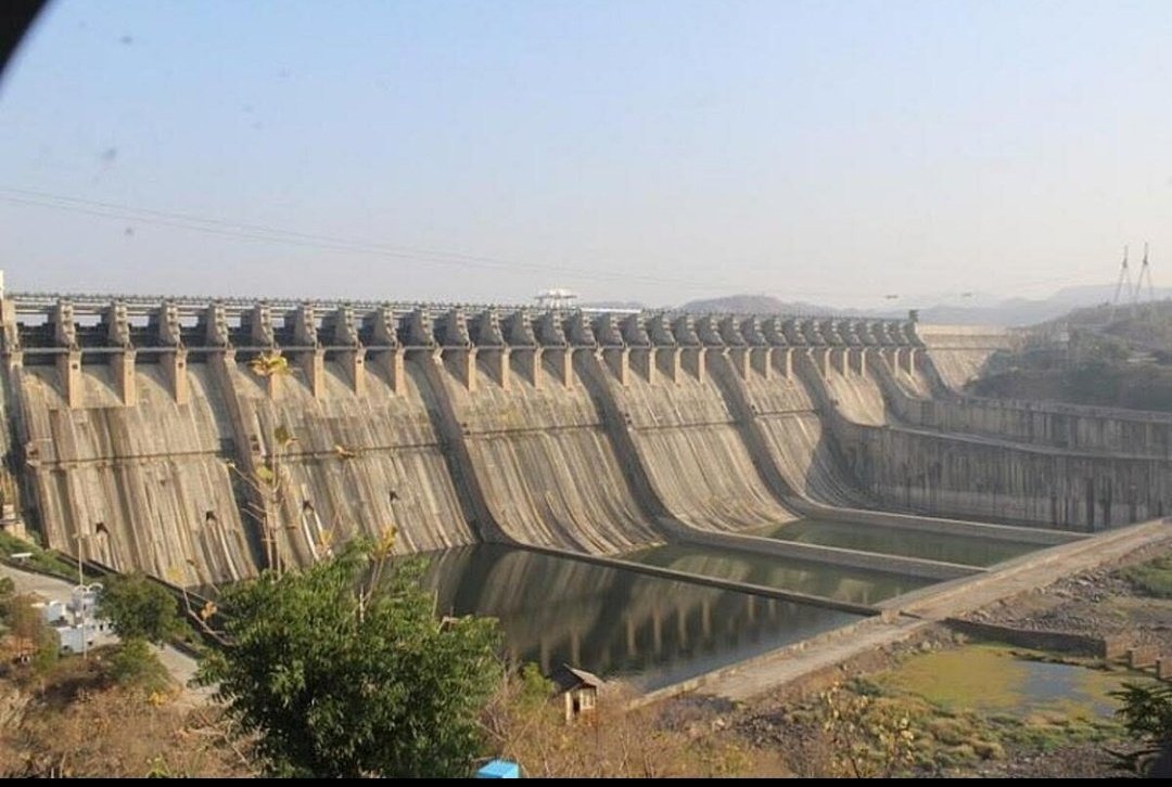 #TerroriststatePakistan #Terroristan #Pakistan is going to die of Thirst 
Atleast 22 crore in Punjab Province of <a href="/GovtofPakistan/">Government of Pakistan</a> will be praying for water 
#Kashmir will benefit and so will the farmers 
32k hectare agriculture land to benefit fromit 
#RaaviRiver 
<a href="/NewscastGlobal/">Newscast Pratyaksha</a>