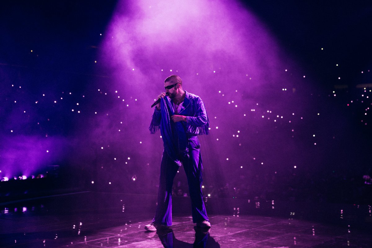 🏇🔥 <a href="/sanbenito/">Benito Antonio</a> kicked off his #MostWantedTour at the <a href="/deltacenter/">Delta Center</a>, becoming the highest-grossing single-night concert in the venue's storied history. 🔝💯

What city are you waiting for #BadBunny to bring his #MostWantedTour to? 📍

Press release here 👉 mailchi.mp/acoustyle.net/…