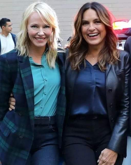 Hello fans, we want to see your RT if you would like to see Kelli in the Season finale or in any episode. 
#LawAndOrderSVU #SVU25