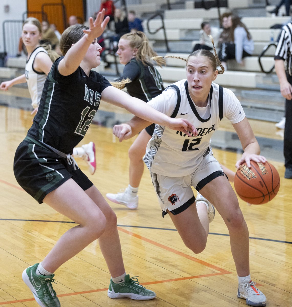IGCA all-district basketball(5A West):

-Alex Flattery, SC East
-Vera Grom, SC West

#iahsbkb